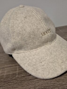 Levi's Men's Cream Baseball Cap